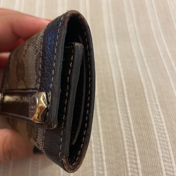 Gucci Brown Key Case 🤎 - Picture 2 of 8